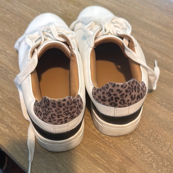 Dolce Vita White Casual Women's Sneakers - Picture 2 of 5